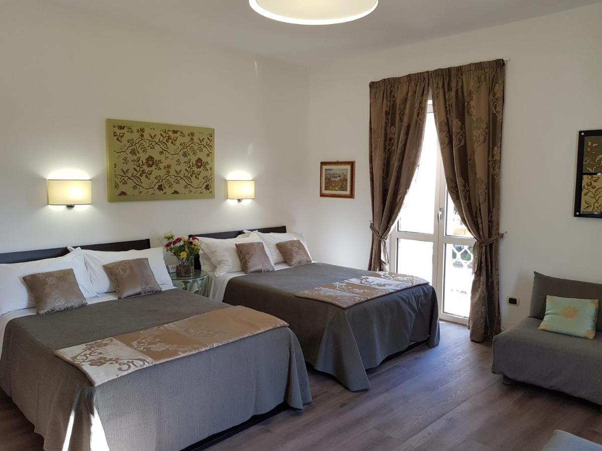 L'Insolita Reggia Caserta Bagian luar foto