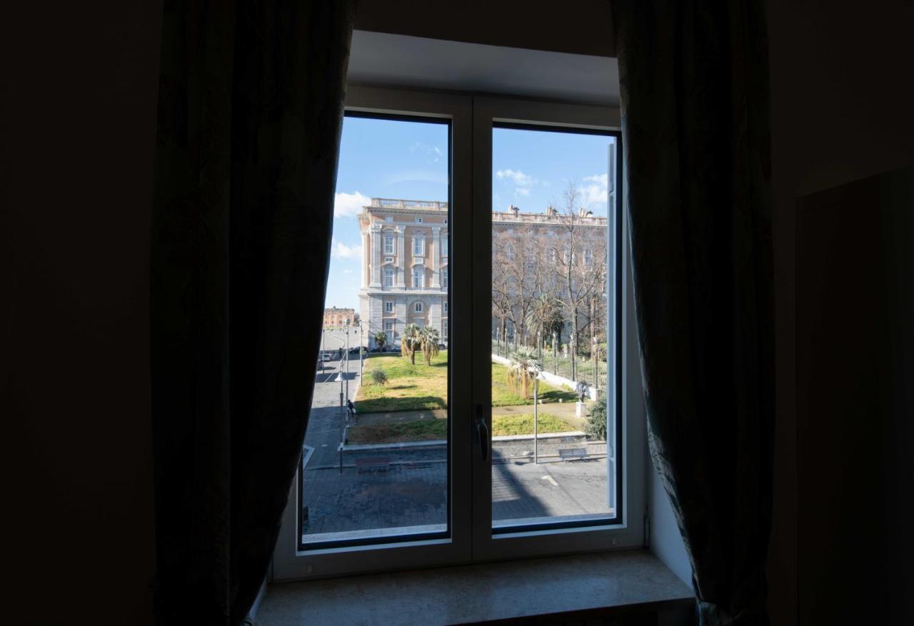 L'Insolita Reggia Caserta Bagian luar foto