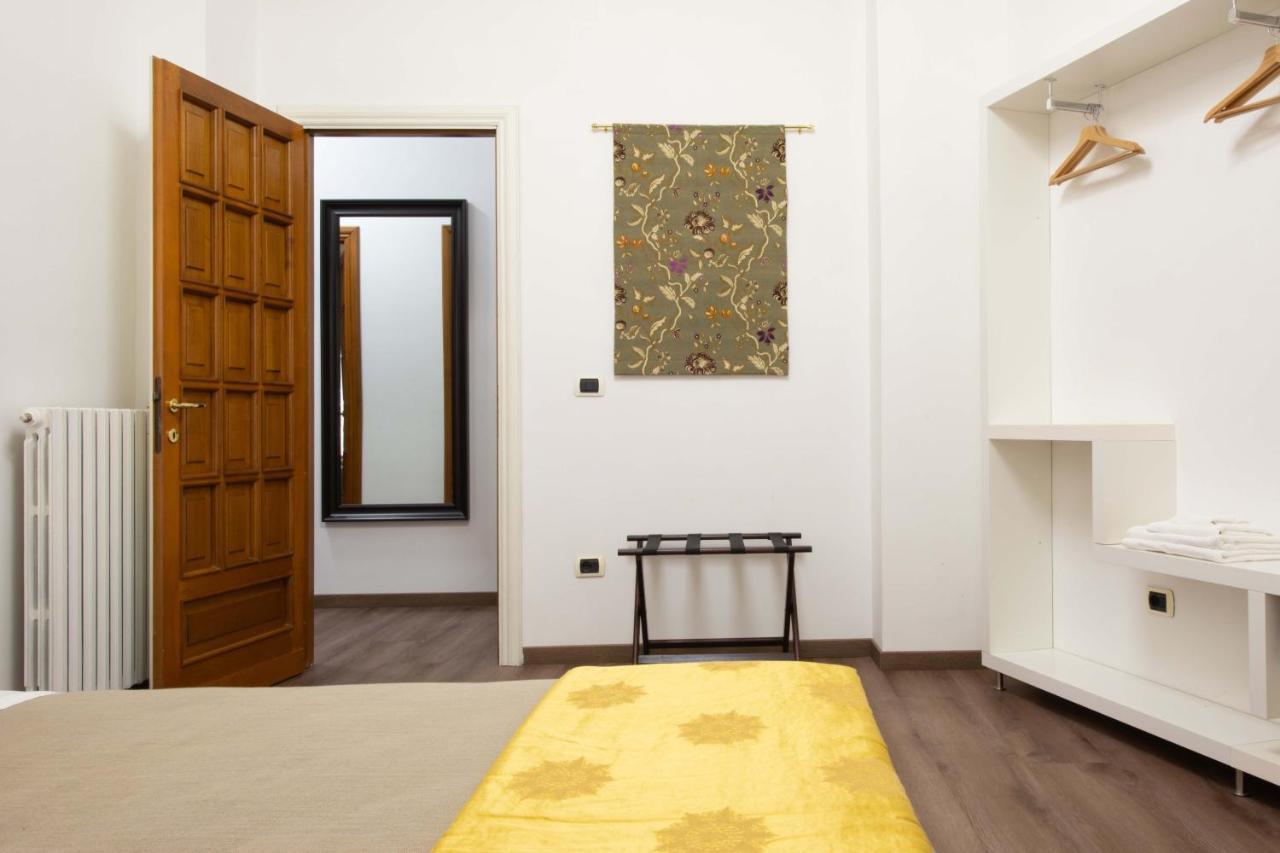 L'Insolita Reggia Caserta Bagian luar foto