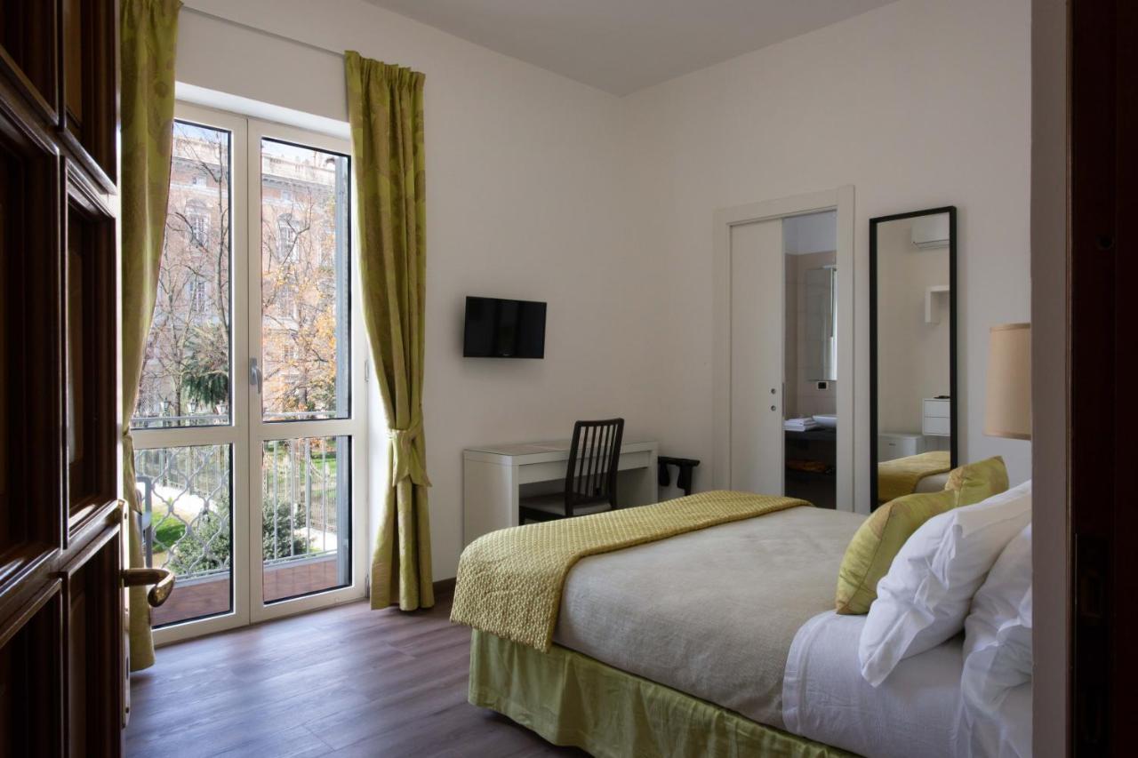 L'Insolita Reggia Caserta Bagian luar foto
